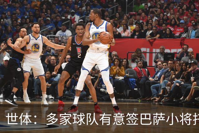 世体：多家球队有意签巴萨小将托尼・费尔南德斯，但球员希望留下